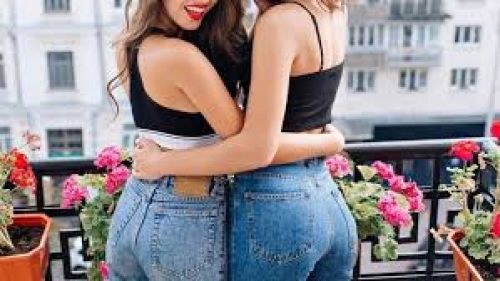 Jean Ve Kadın Jean Modasında Zamansız Şıklık